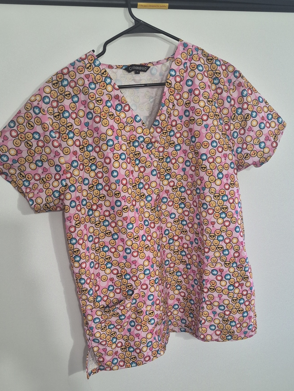 Pink Emoji-Print Scrub Top Xl
